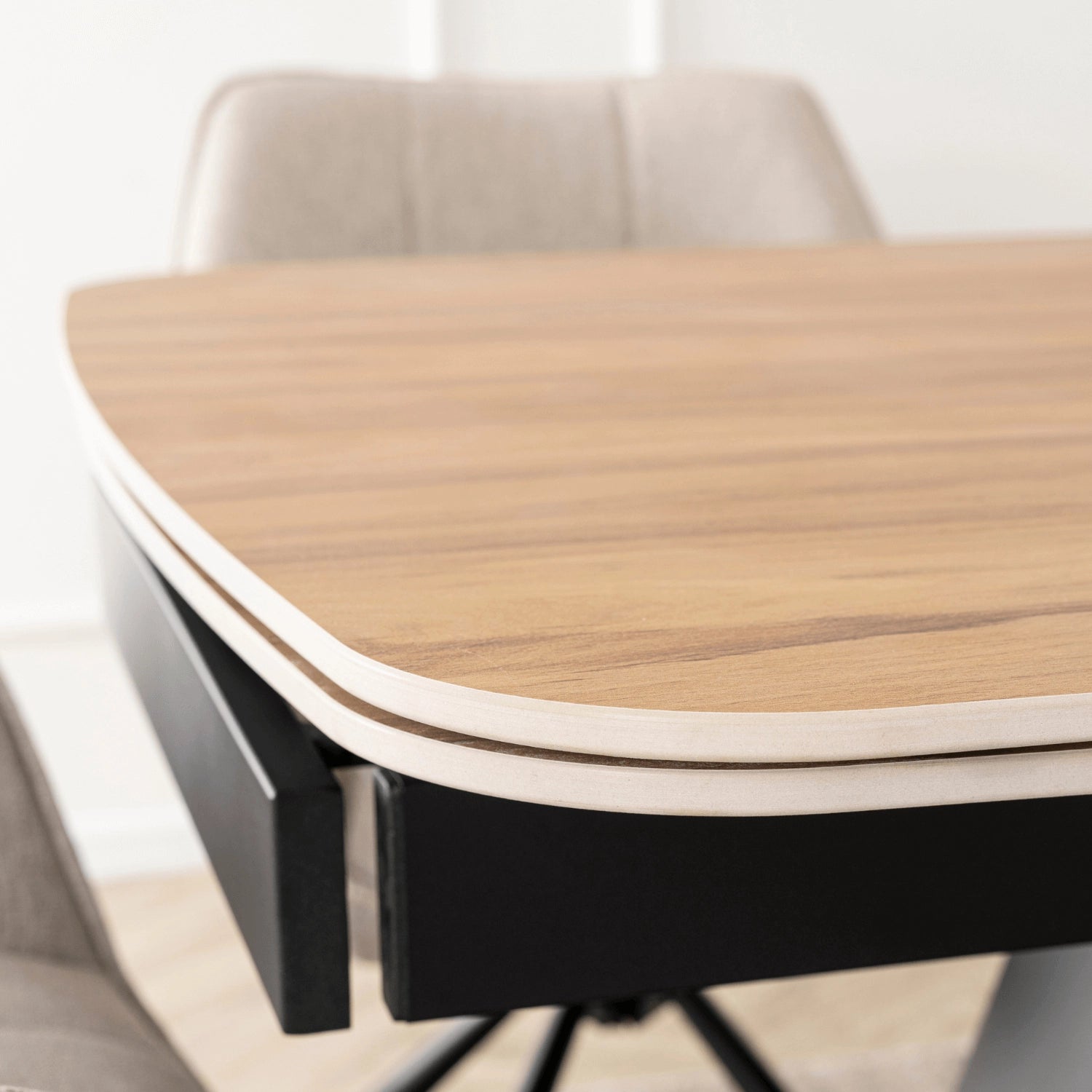 Toscana Extending Dining Table — Oak Ceramic, Seats 6–8